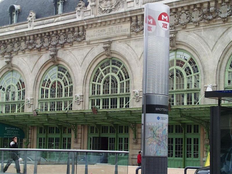 PC totems entrance to Lyon metro.