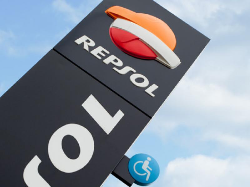 Cambio de imagen estaciones de servicio                      REPSOL