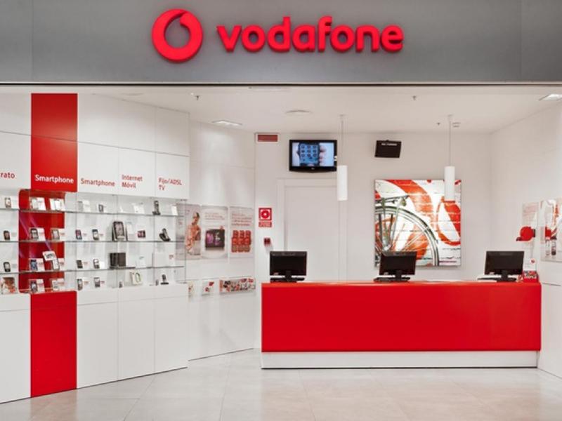 Présentoirs boutiques VODAFONE.