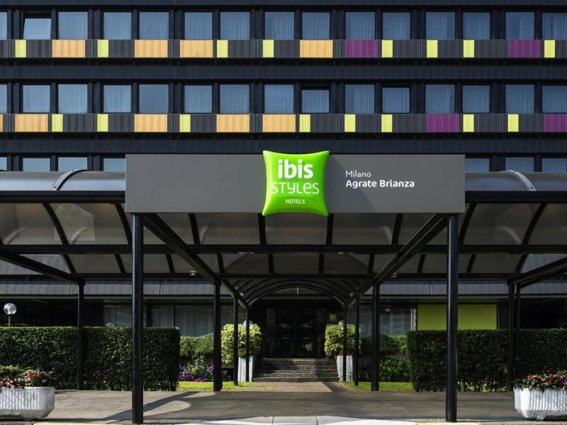 IBIS hotel chain logos.